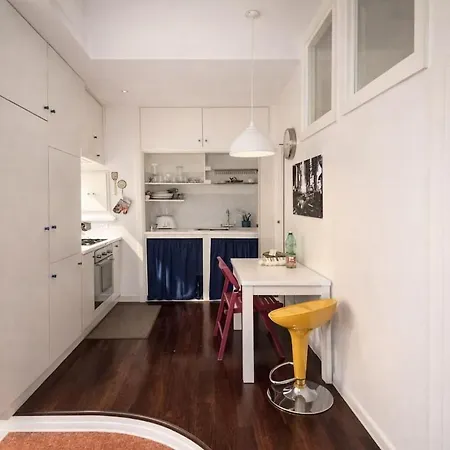 Apartment Bright Flat For 5, Metro 7 Min, Appia Antica Rome